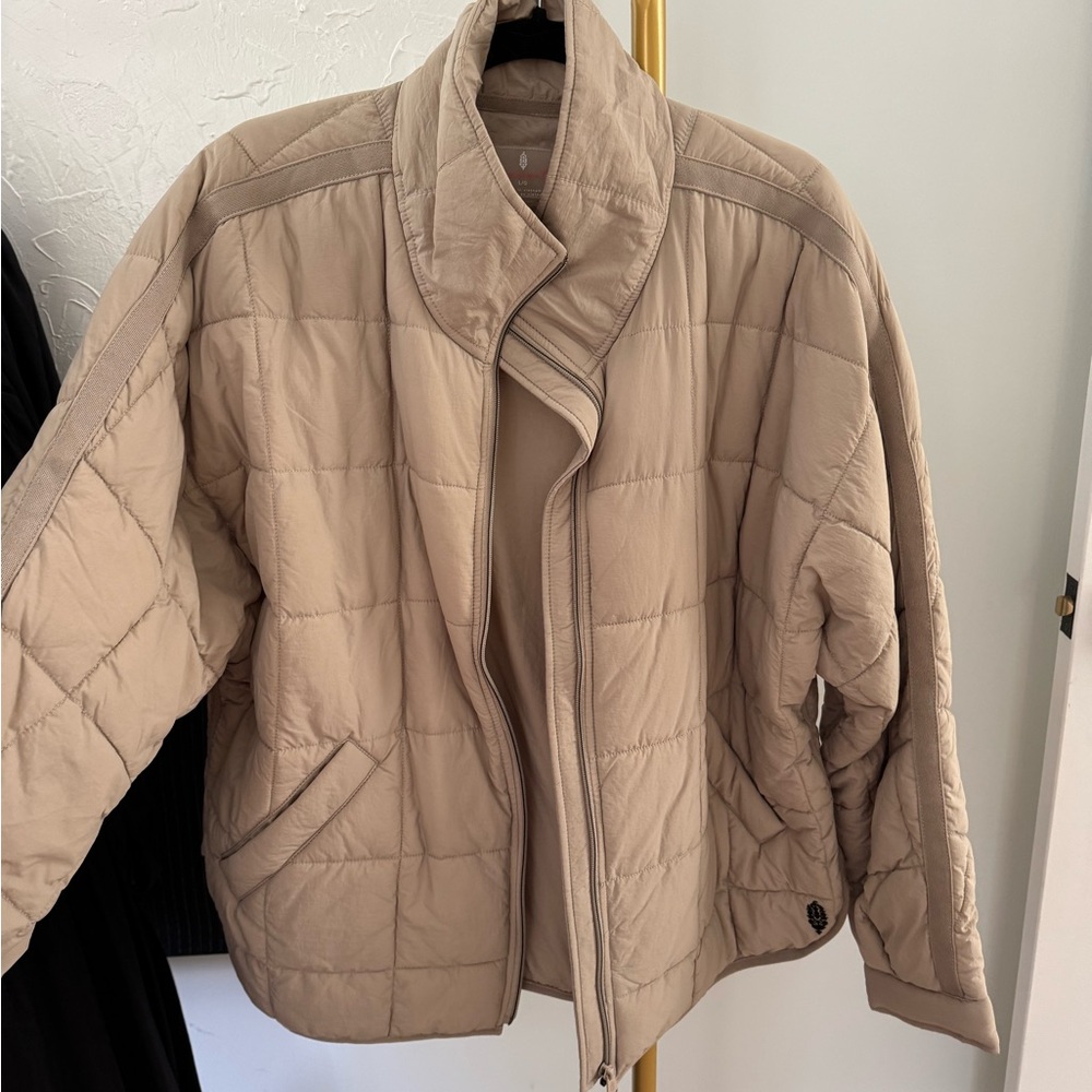 Women's Tan Quilted Jacket